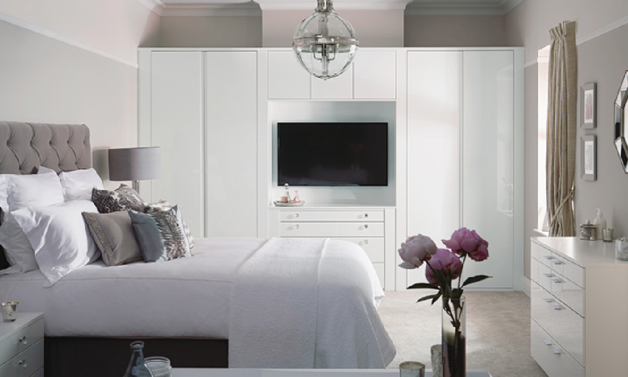 Built In Bedroom Fitted Wardrobe With TV Mount